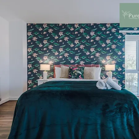 Amazing Four Bed House At Purestay Short Lets & Serviced Near Etihad With Parking Manchester