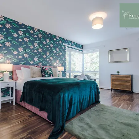 Amazing Four Bed House At Purestay Short Lets & Serviced Near Etihad With Parking Nyaraló *
