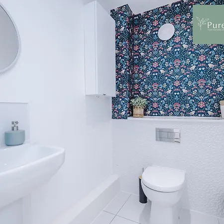 Amazing Four Bed House At Purestay Short Lets & Serviced Near Etihad With Parking * Manchester