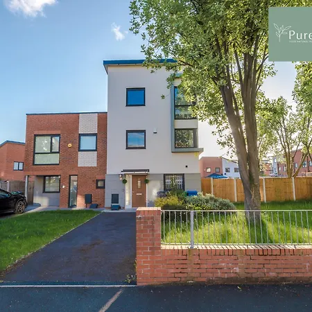 Amazing Four Bed House At Purestay Short Lets & Serviced Near Etihad With Parking Nyaraló *