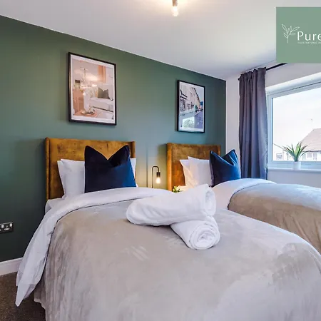 Stunning House In For Business & Leisure - Wi-fi & Parking By Purestay Serviced *