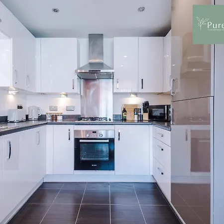 Stunning House In For Business & Leisure - Wi-fi & Parking By Purestay Serviced * Manchester