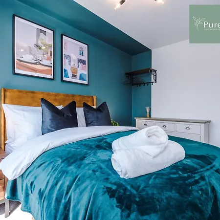 Вилла Stunning House In For Business & Leisure - Wi-fi & Parking By Purestay Serviced