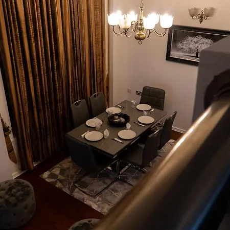 Designer Apartment *