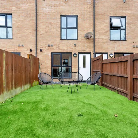 Free Parking Luxury Safari House Hébergement de vacances Manchester