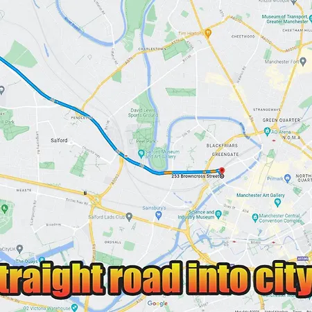 7 Bed - Spacious House - Central 別荘 *