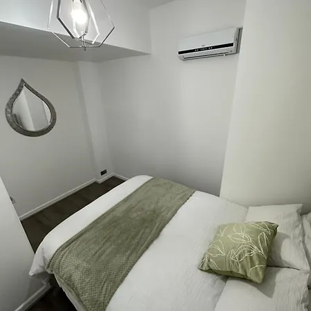 2 Bedroom Flat Close To City, Stadium And Coop Arena *