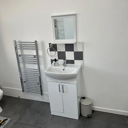 2 Bedroom Flat Close To City, Stadium And Coop Arena * Manchester