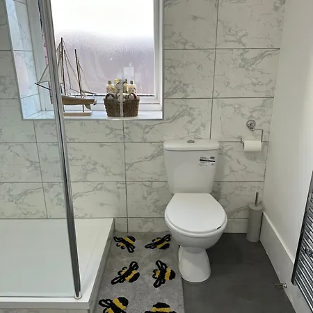 2 Bedroom Flat Close To City, Stadium And Coop Arena Appartement *