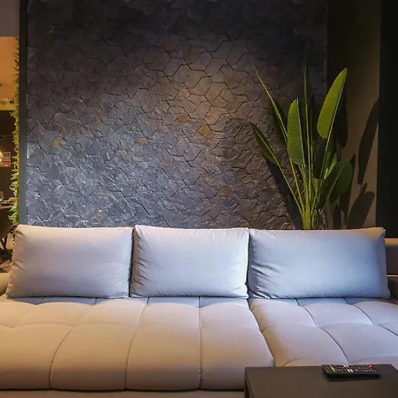 Midnight By The Heim Residences Apartment *