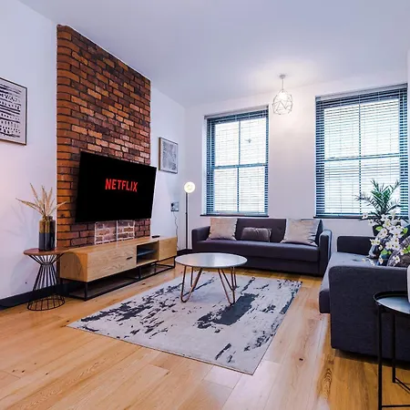 Dom wakacyjny 4-storey Townhouse In By Hilltop Serviced *