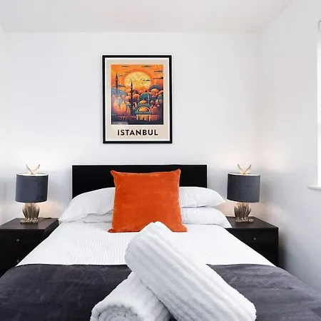 6 Beds 3 Bathroom House Close To Mcr City Centre *