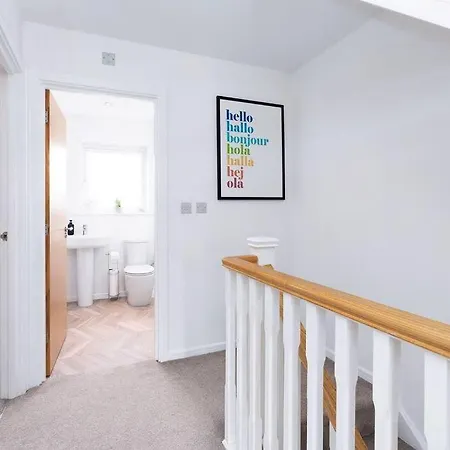6 Beds 3 Bathroom House Close To Mcr City Centre Manchester