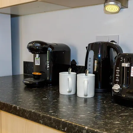 Lovely 2 Bed 2 Bathroom Apartament