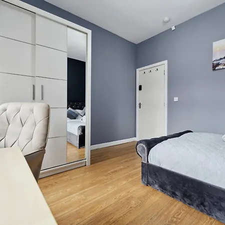 Mega Flat Near Arndale City Centre Апартаменты *