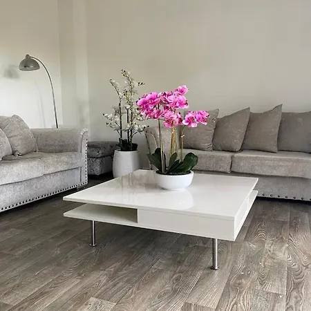 Modern, Stylish And Central Homestay Manchester