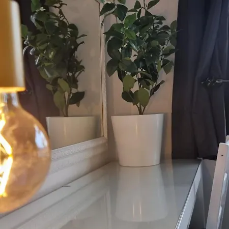 The Heart - Cosy 3 Bedroom House With Double Driveway And Garden In Feriehus
