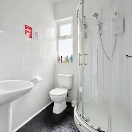 Mega Flat Near Arndale City Centre Апартаменты *