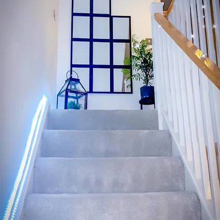 לינה וארוחת בוקר Royal At Coop Live Etihad, Sports