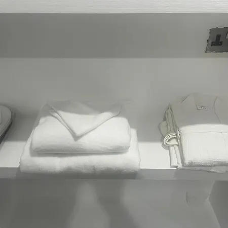 Dynasty * Manchester