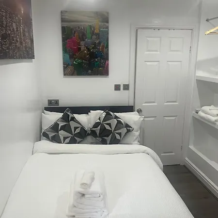 Dynasty * Manchester