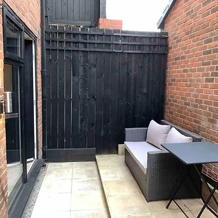 Appartement Lux Private Entrance 1 Bed - Free Parking - Ideal For Coop Live, Mcr Centre, Salford Royal Hospital & Buile Hill Mansion Wedding Venue *