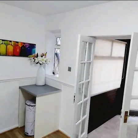 Cosy And Private House Close To Town *