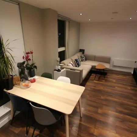 2 Bed Penthouse Apt W Balcony & Views Apartamento Mánchester