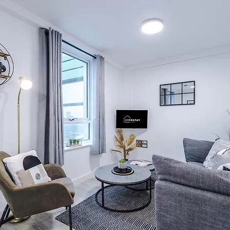 Apartment Captivating Modern 2 Bed Cc *