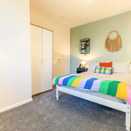 Newly Renovated 5 Bed + 5 Bath! 度假居 曼彻斯特