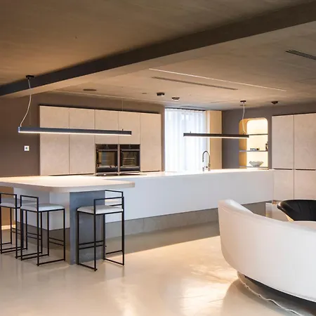 Spot; Penthouse In City Centre Apartment *