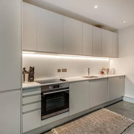 בית נופש Central Luxury 3 Bed Townhouse With Parking