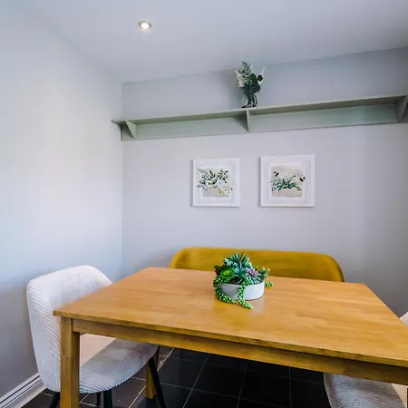 Cravenwood House בית נופש