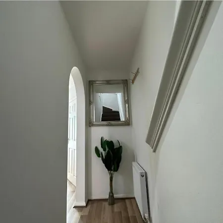 Stunning 3-bed House In Feriehus Manchester