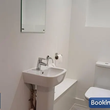 The Salford Skyline 2 - Luxury & Spacious Skyline - Perfect For Long Stays, Families, Business Or Leisure アパート マンチェスター
