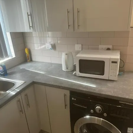 Privatunterkunft 1 En-suit Double Bedroom With Bathroom In