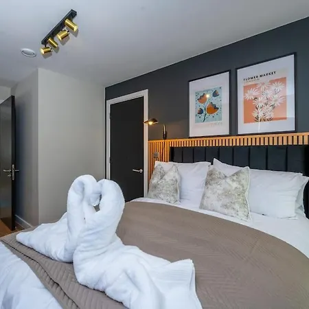 Apartment Modern Waterfront Living City's Hotspots Nearby Manchester