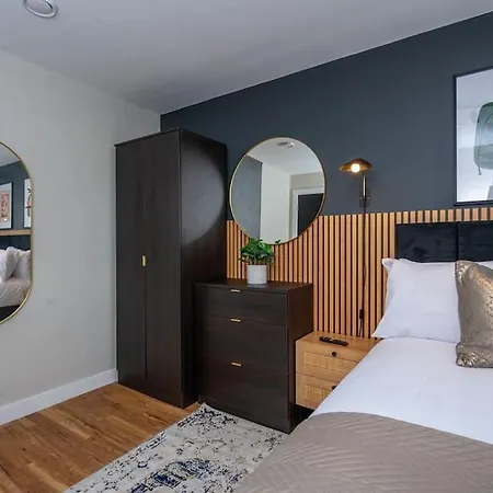 Apartment Modern Waterfront Living City's Hotspots Nearby Manchester