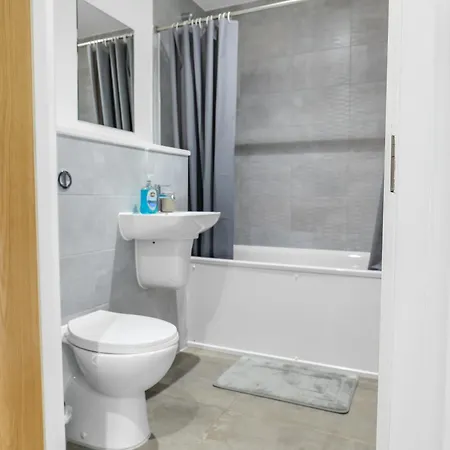 High Rise 2 Bedroom & 2 Bath With Parking, Balcony & Amazing View Apartamento *