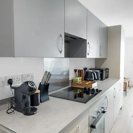 High Rise 2 Bedroom & 2 Bath With Parking, Balcony & Amazing View