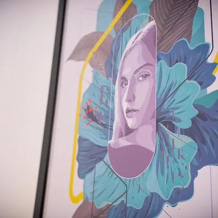 Holiday home 3-bed House In Near Old Trafford *