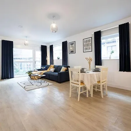 Centre - Luxe 2bed Palazzo *