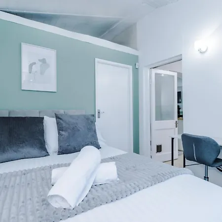 Dom wakacyjny Jade House, - By Synergy Estates Manchester