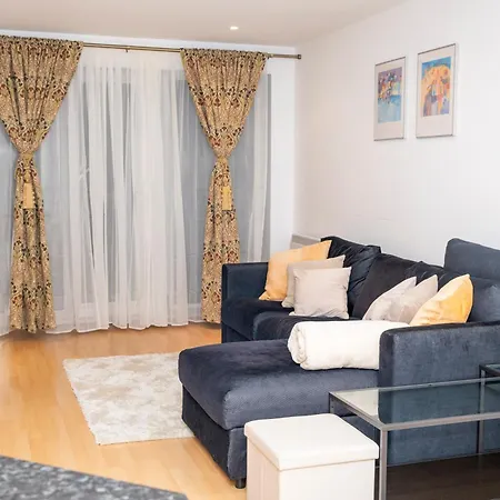 Apartament Luxury Apartment+secure Parking
