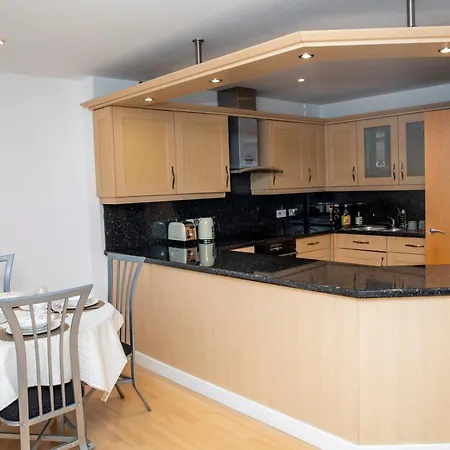 Luxury Apartment+secure Parking *
