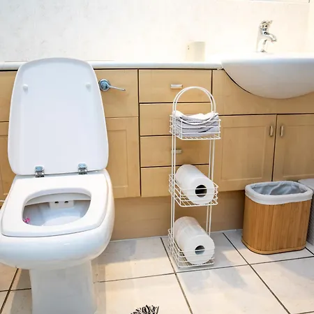 Luxury Apartment+secure Parking Apartament *
