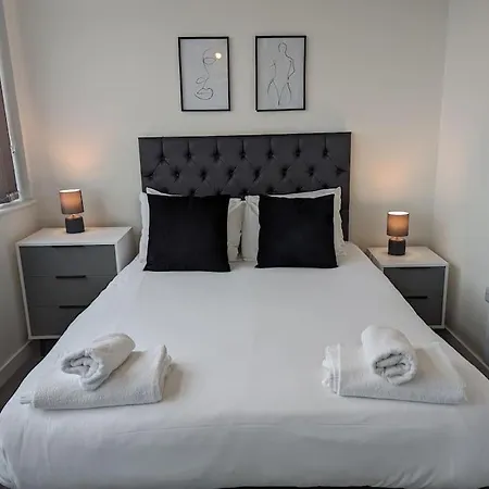 Lovely 1 Bed - Old Trafford *