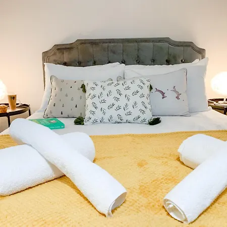 Stylish Living: 1br Apt Near Mcr Central Apartment *