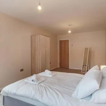 Spacious 2 Bed In Centre マンチェスター