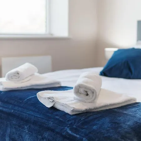 Spacious & Bright 2 Bed Apartmán *